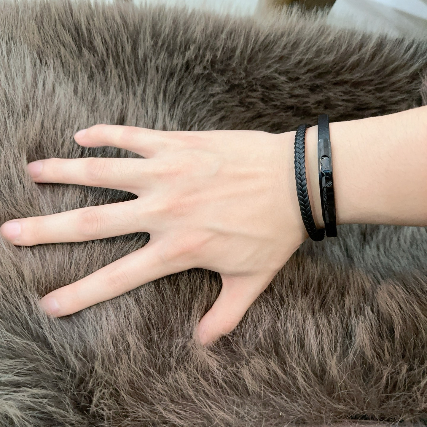         高品质卡地亚牛皮手绳手链💍原单货专柜新款开模复古潮流时尚必备 男女均可佩戴 情侣款同款 