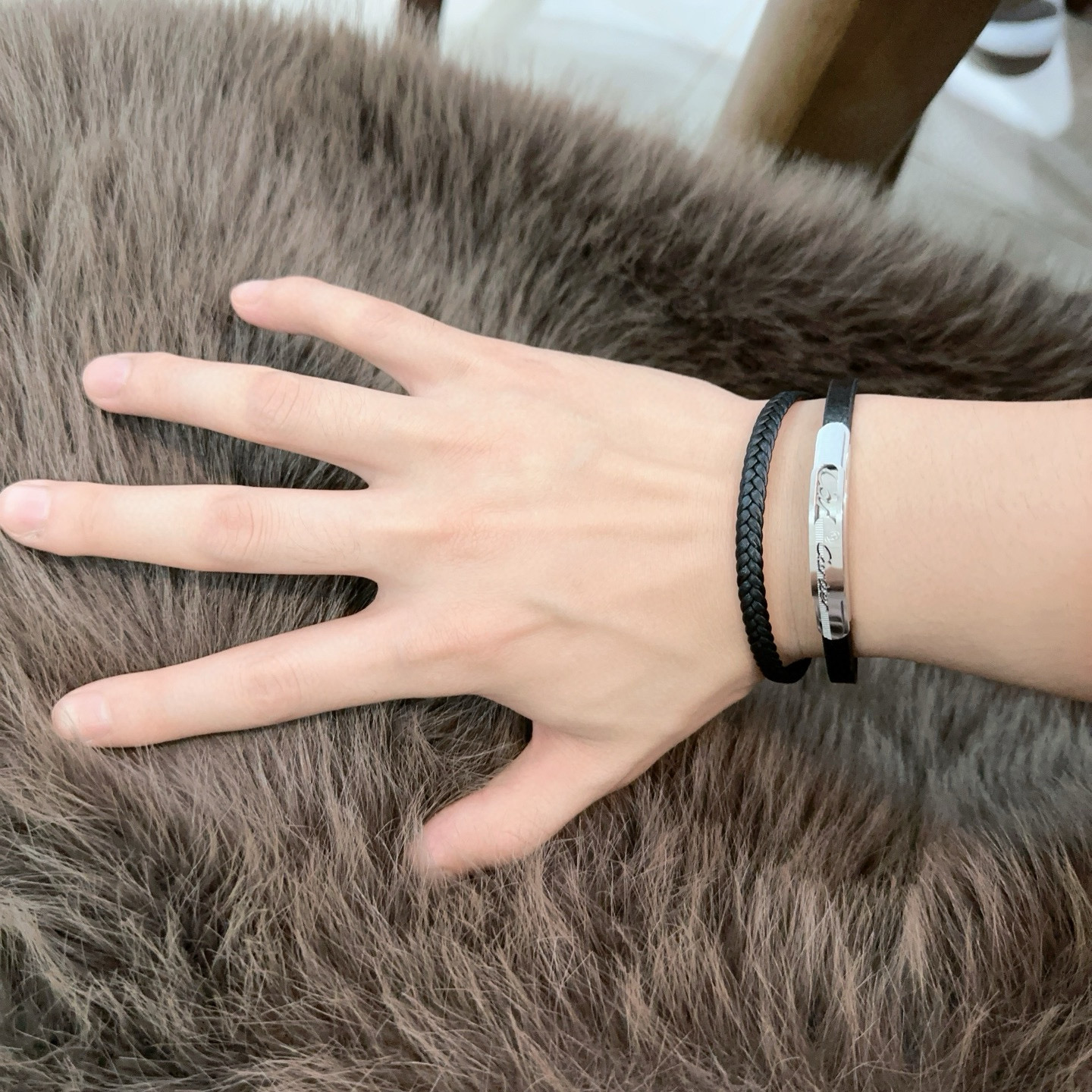        高品质卡地亚牛皮手绳手链💍原单货专柜新款开模复古潮流时尚必备 男女均可佩戴 情侣款同款 