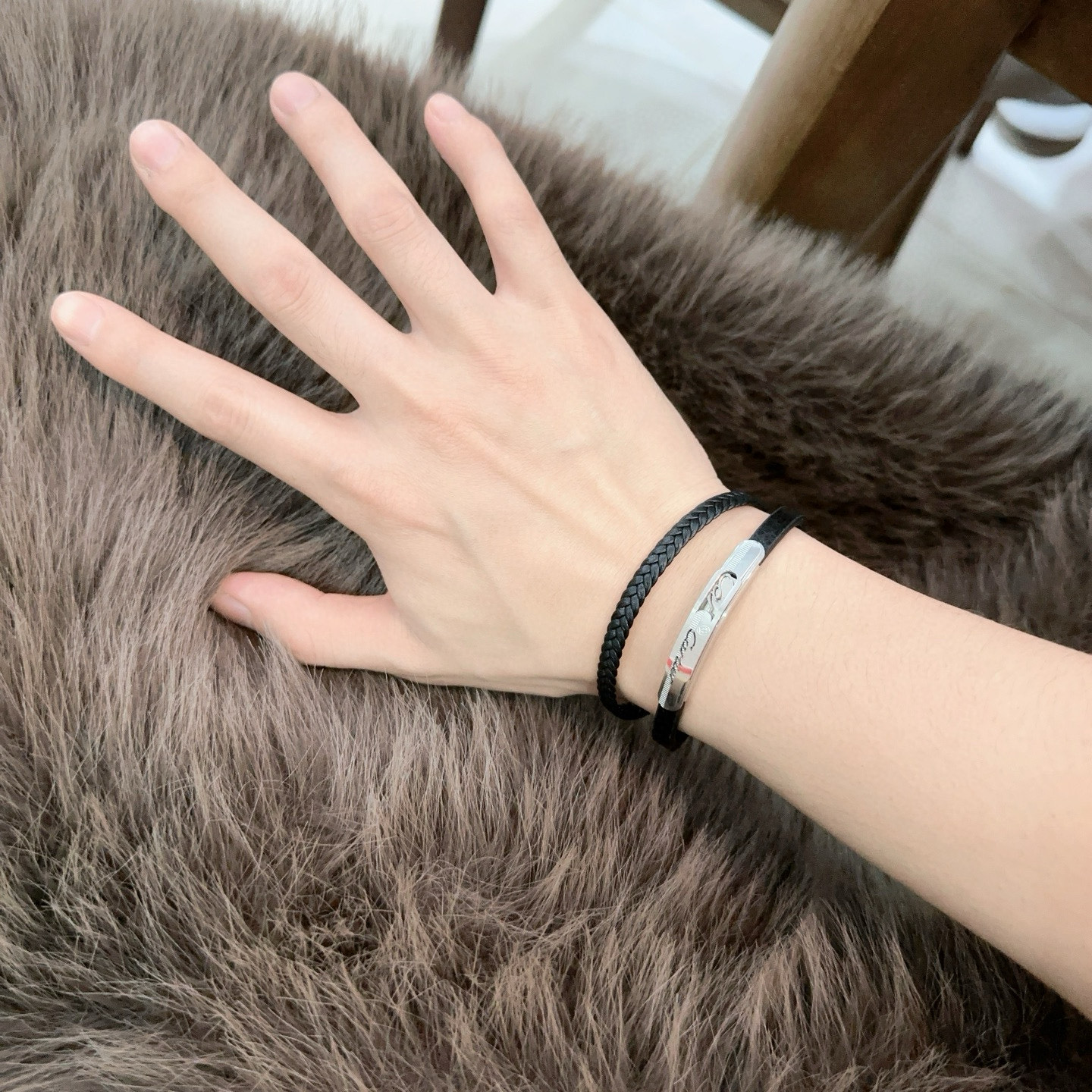         高品质卡地亚牛皮手绳手链💍原单货专柜新款开模复古潮流时尚必备 男女均可佩戴 情侣款同款 