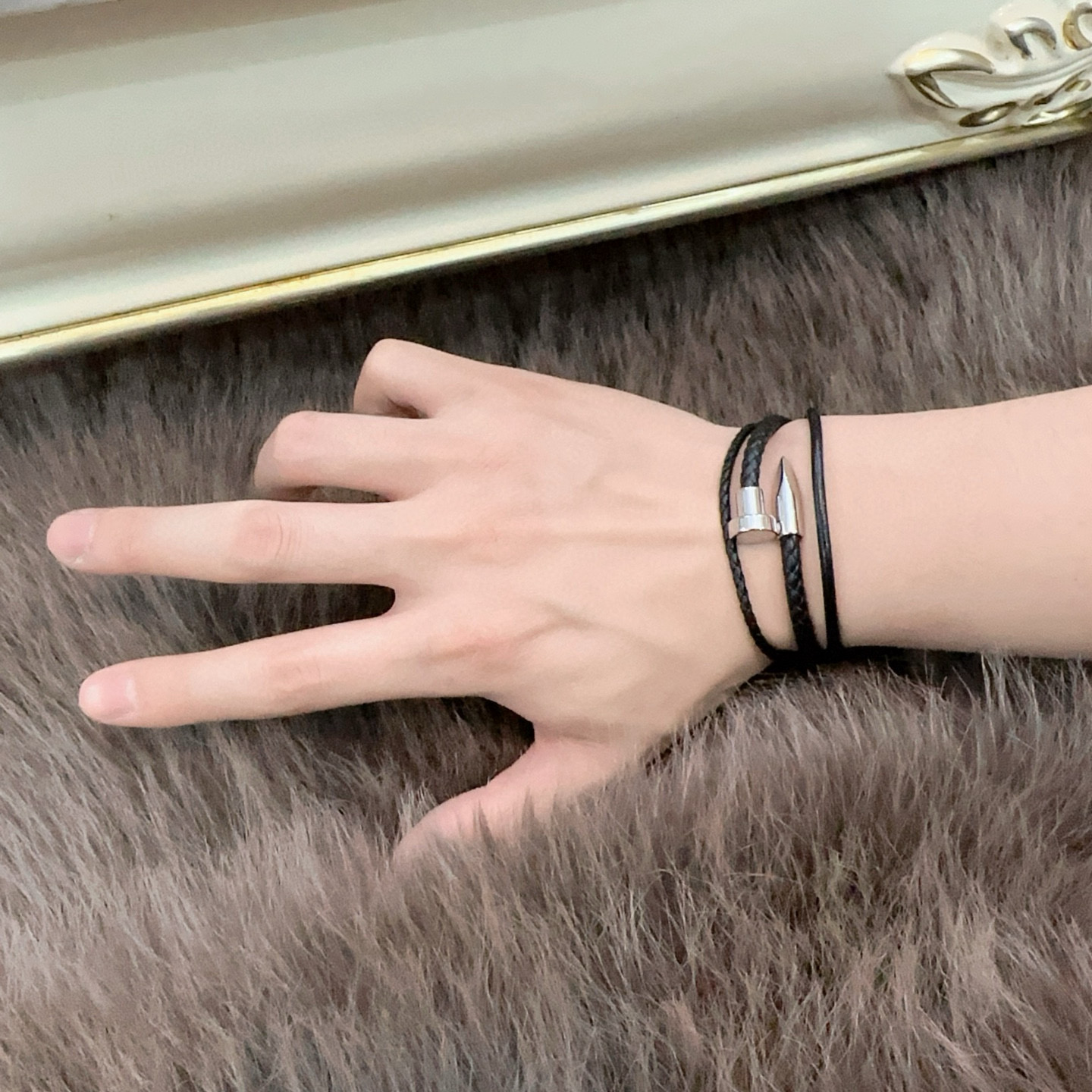 Cartier V-Kids Series Bracelet: Impeccable Design for Men and Women - 图片 7