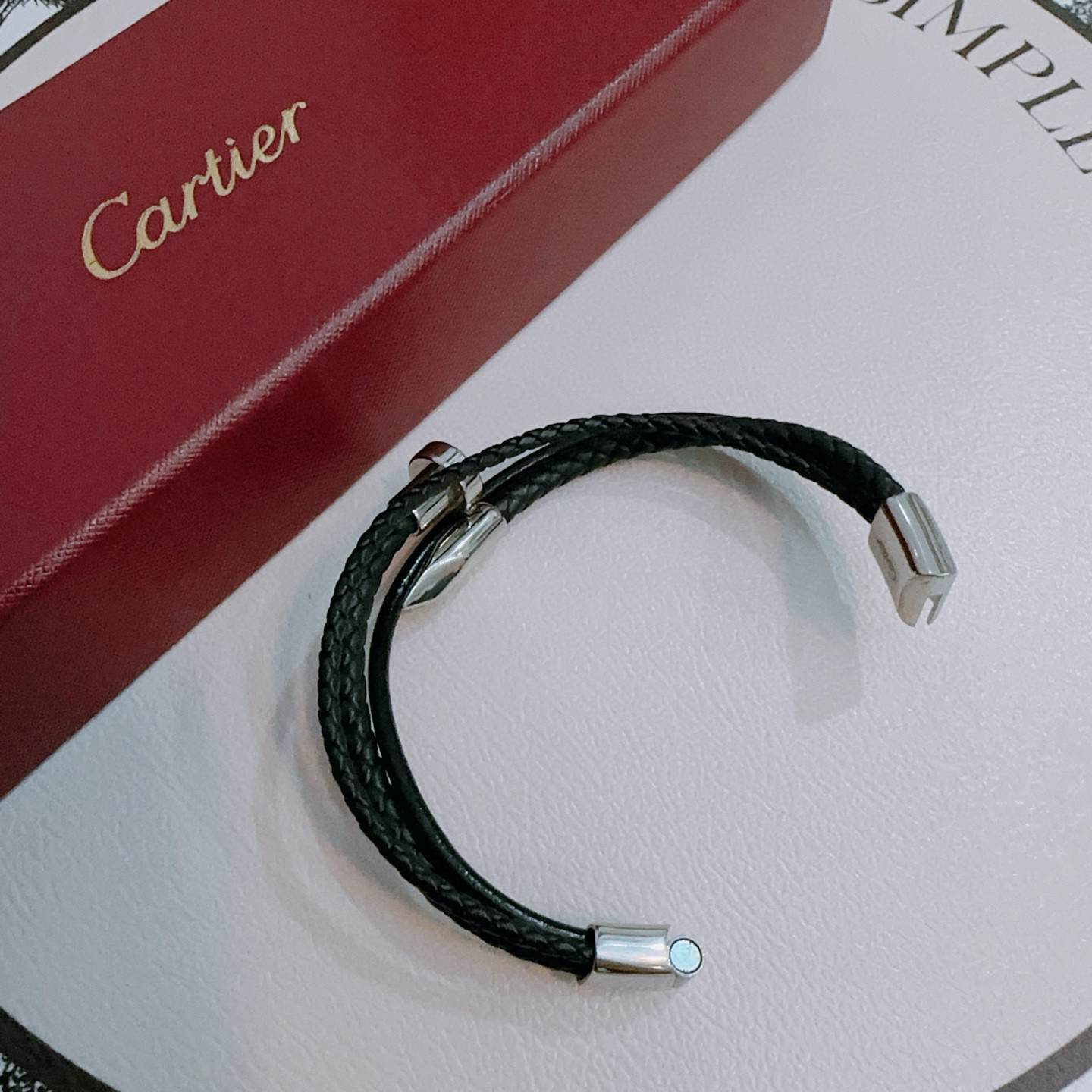 Cartier V-Kids Series Bracelet: Impeccable Design for Men and Women - 图片 3