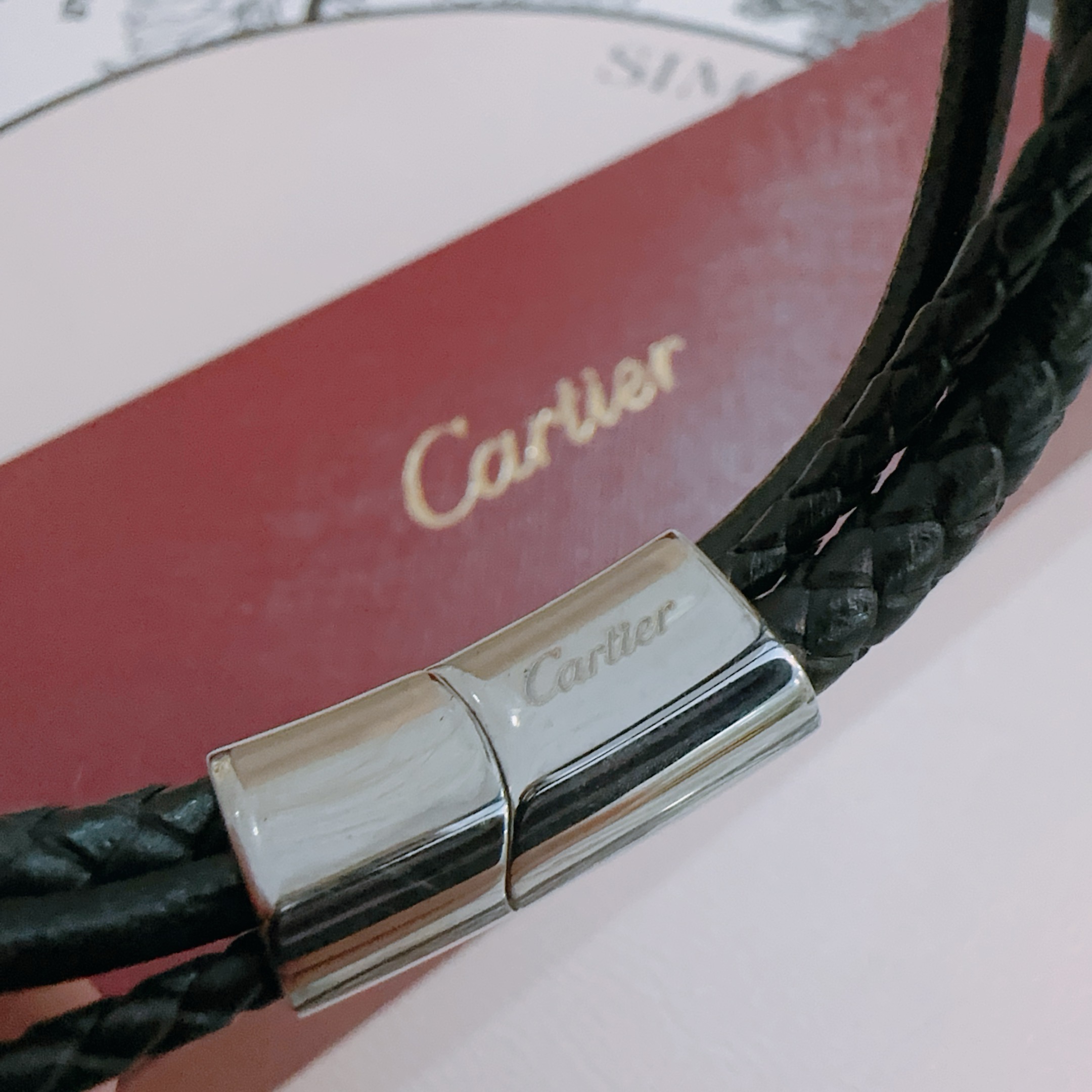 Cartier V-Kids Series Bracelet: Impeccable Design for Men and Women - 图片 6