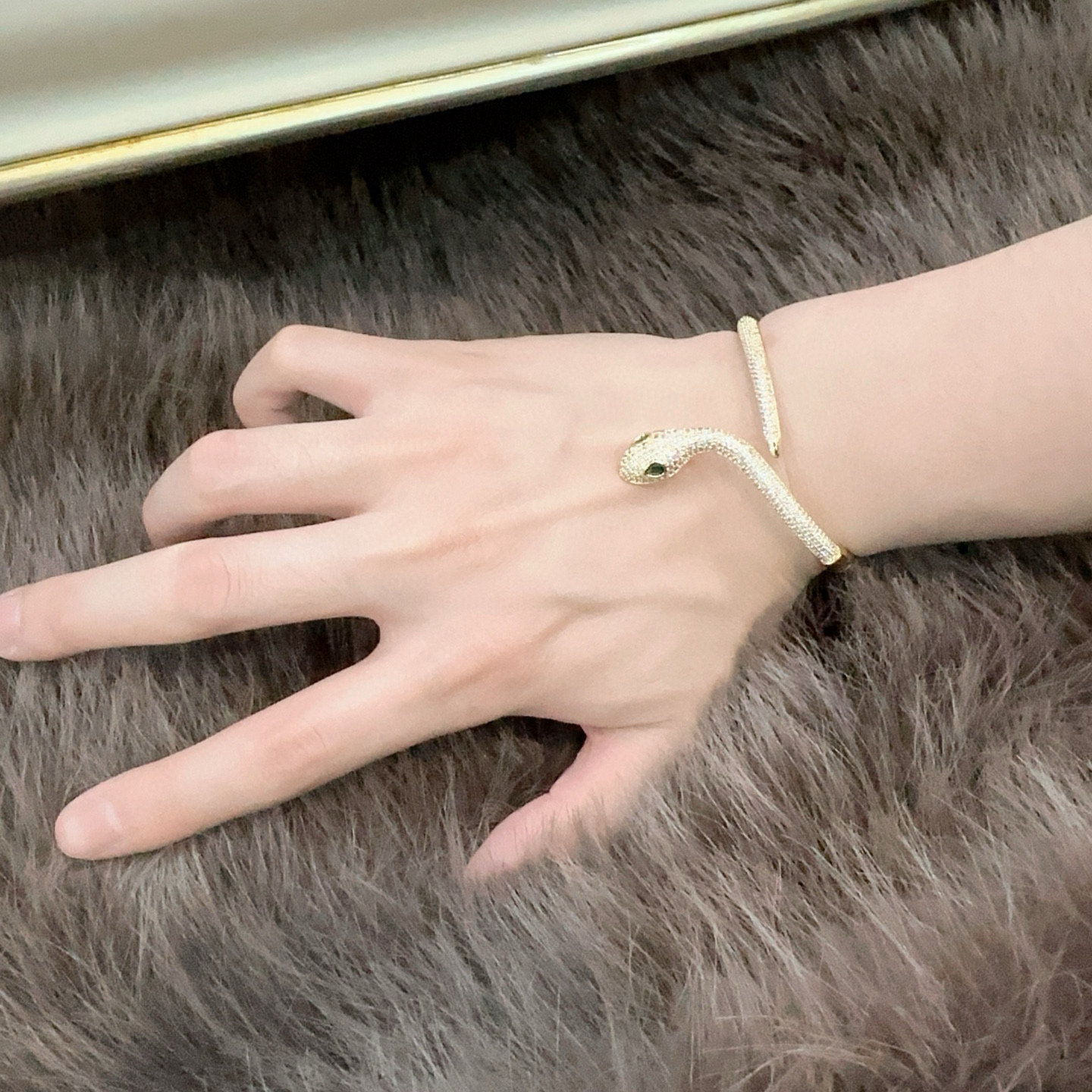 Bvlgari B.Zero1 Bracelet: Elegant Gold Material from the Divas’ Dream Collection - 图片 7