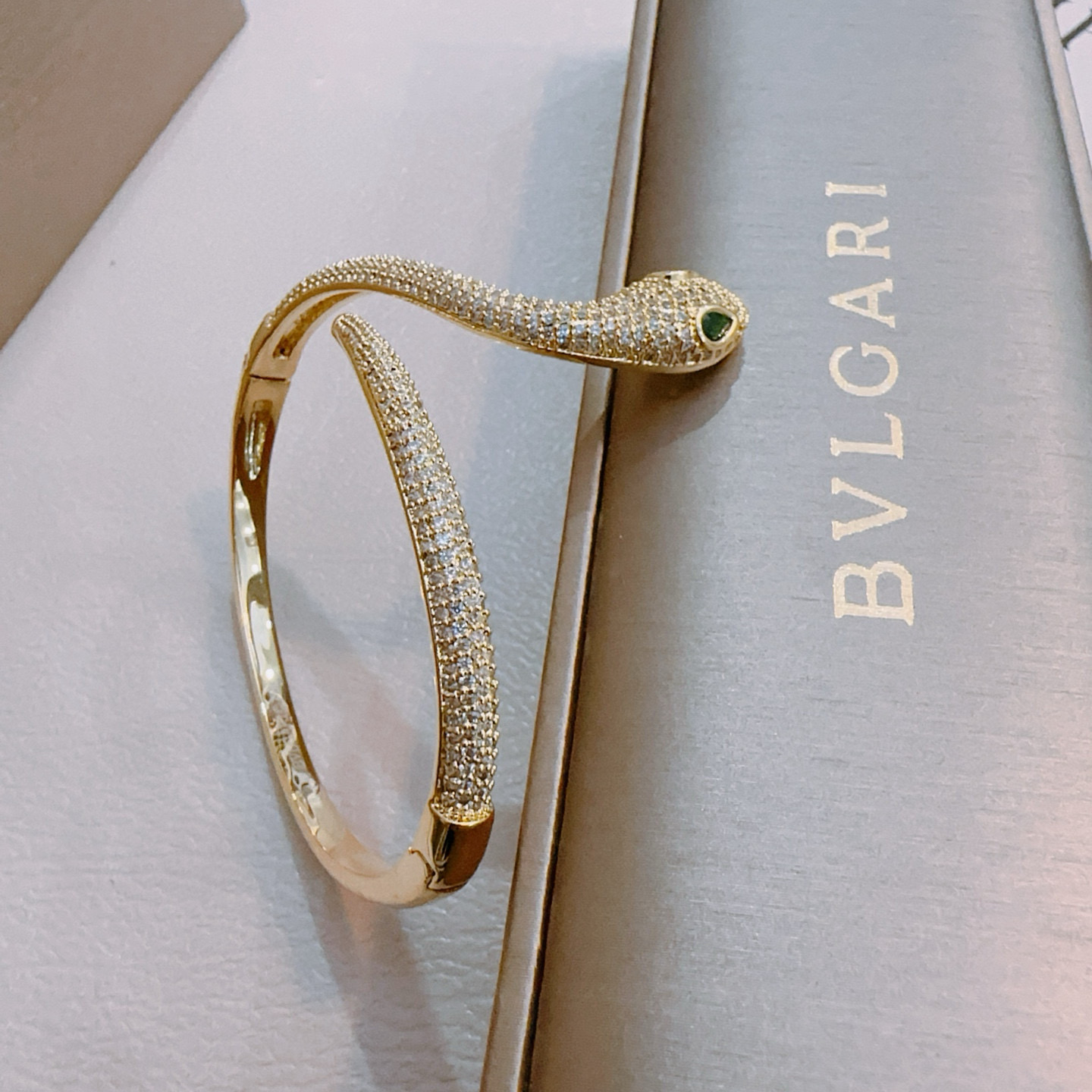 Bvlgari B.Zero1 Bracelet: Elegant Gold Material from the Divas’ Dream Collection - 图片 2
