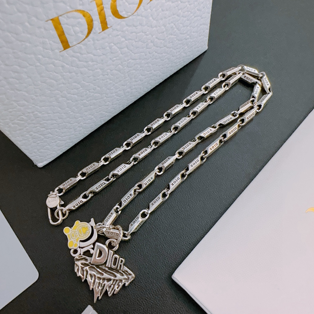    DIOR🔥新款 迪奥项链🇷🇼原单货🇷🇼专柜新款开模复古潮流时尚必备 男女均可佩戴 情侣款同款 摇滚