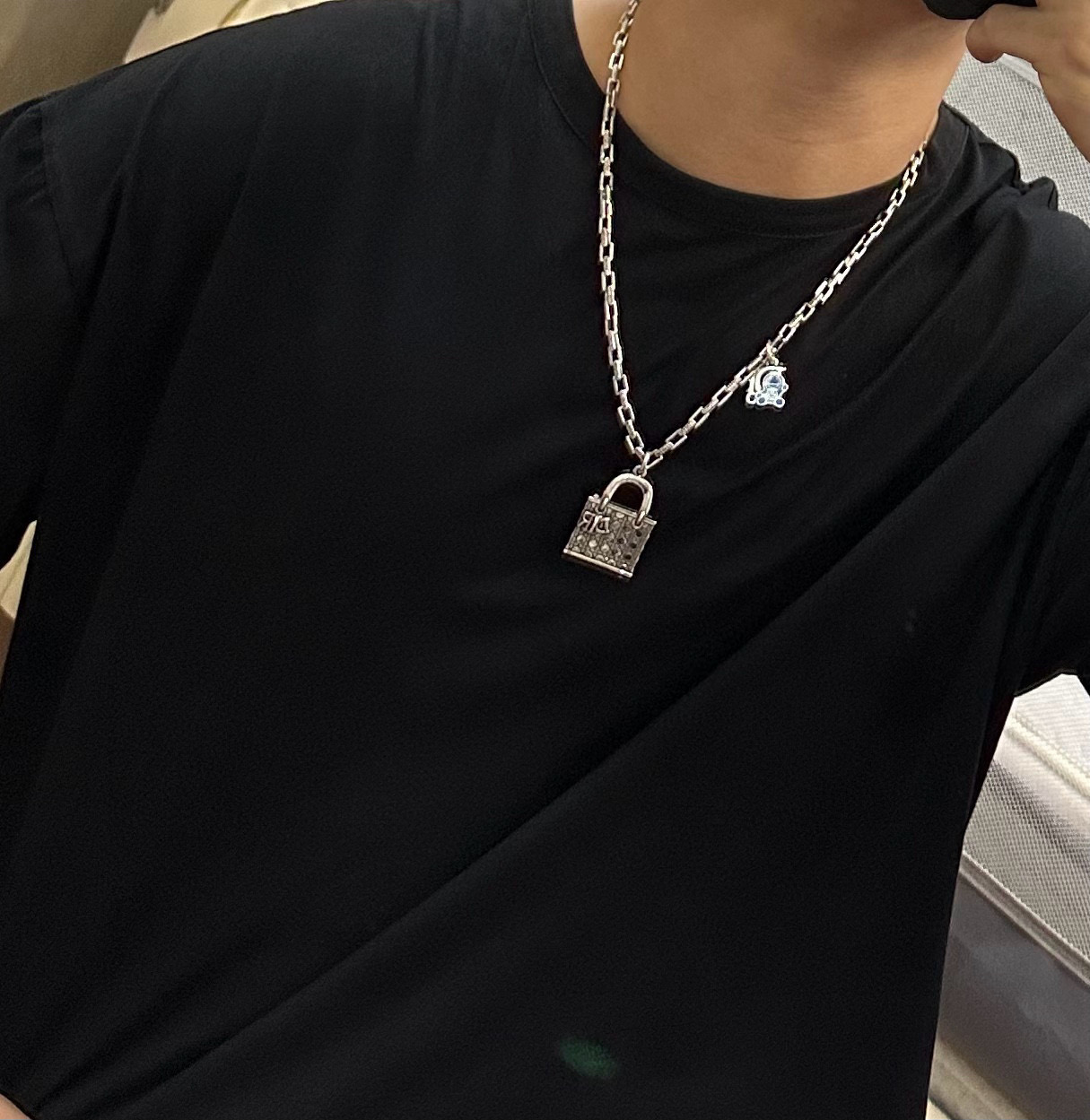    DIOR🔥新款 迪奥项链🇷🇼原单货🇷🇼专柜新款开模复古潮流时尚必备 男女均可佩戴 情侣款同款 摇滚