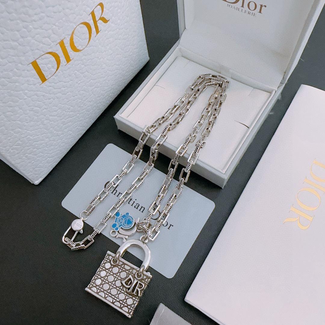    DIOR🔥新款 迪奥项链🇷🇼原单货🇷🇼专柜新款开模复古潮流时尚必备 男女均可佩戴 情侣款同款 摇滚