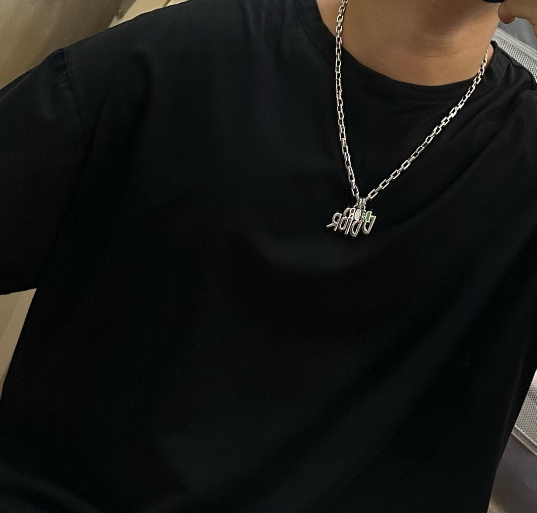   DIOR🔥新款 迪奥项链🇷🇼原单货🇷🇼专柜新款开模复古潮流时尚必备 男女均可佩戴 情侣款同款 摇滚