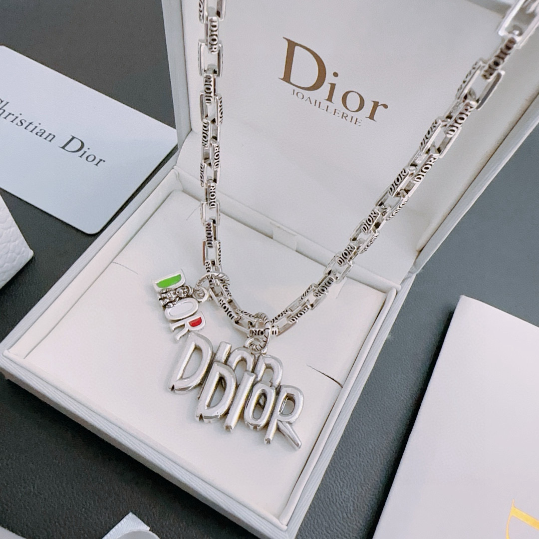    DIOR🔥新款 迪奥项链🇷🇼原单货🇷🇼专柜新款开模复古潮流时尚必备 男女均可佩戴 情侣款同款 摇滚