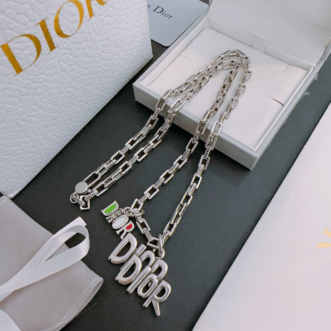    DIOR🔥新款 迪奥项链🇷🇼原单货🇷🇼专柜新款开模复古潮流时尚必备 男女均可佩戴 情侣款同款 摇滚