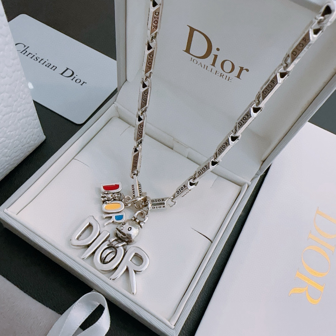   DIOR🔥新款 迪奥项链🇷🇼原单货🇷🇼专柜新款开模复古潮流时尚必备 男女均可佩戴 情侣款同款 摇滚