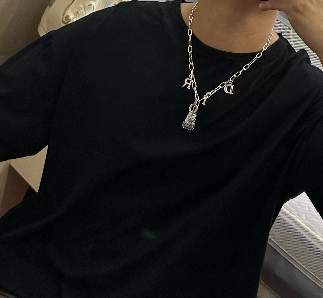    DIOR🔥新款 迪奥项链🇷🇼原单货🇷🇼专柜新款开模复古潮流时尚必备 男女均可佩戴 情侣款同款 摇滚
