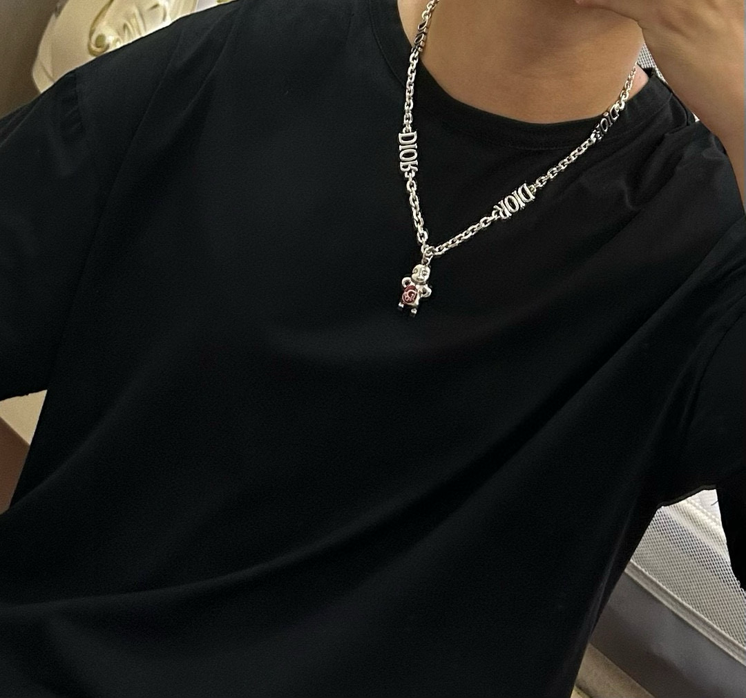    DIOR🔥新款 迪奥项链🇷🇼原单货🇷🇼专柜新款开模复古潮流时尚必备 男女均可佩戴 情侣款同款 摇滚
