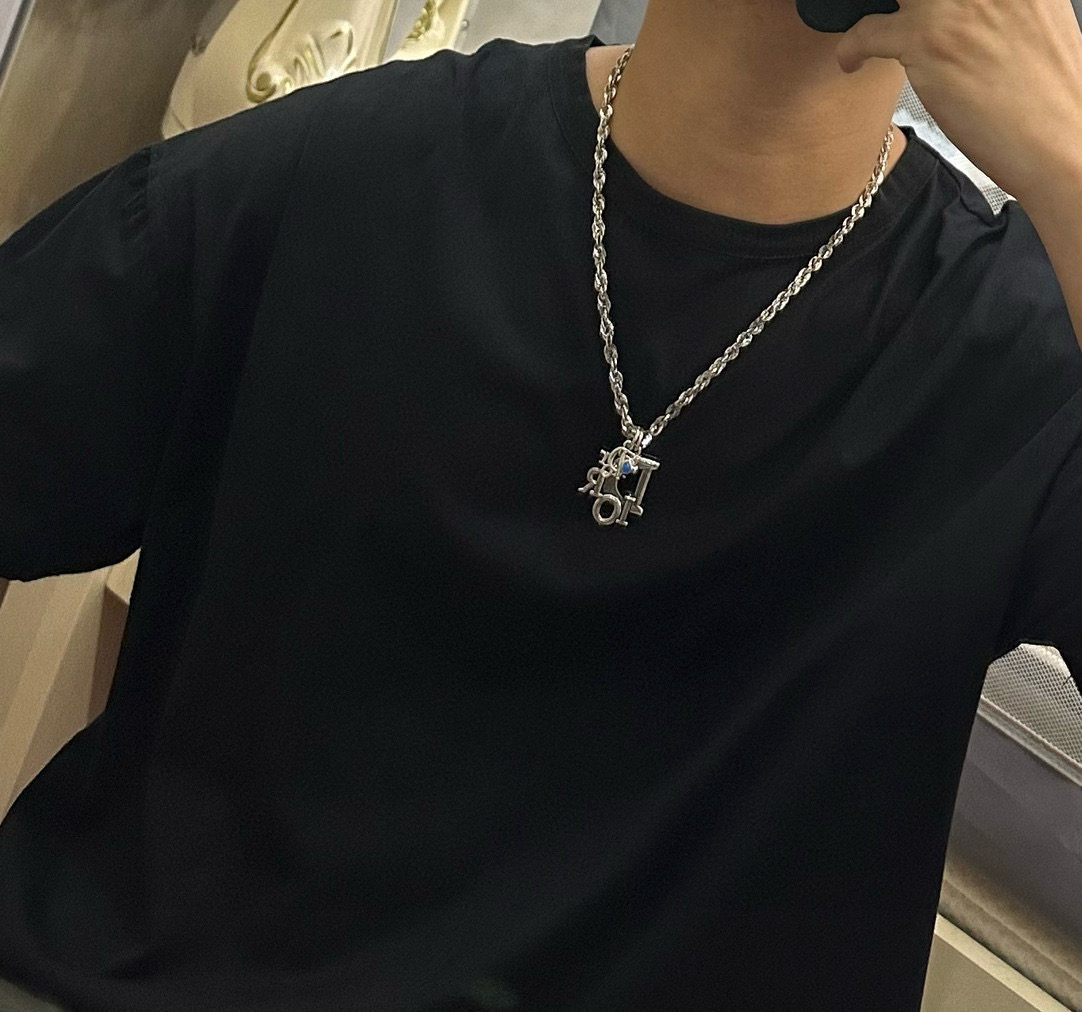    DIOR🔥新款 迪奥项链🇷🇼原单货🇷🇼专柜新款开模复古潮流时尚必备 男女均可佩戴 情侣款同款 摇滚