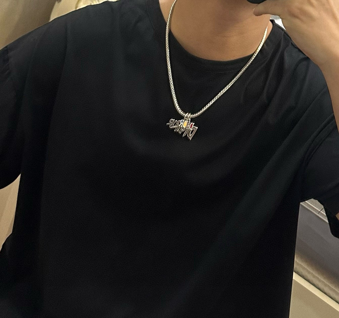    DIOR🔥新款 迪奥项链🇷🇼原单货🇷🇼专柜新款开模复古潮流时尚必备 男女均可佩戴 情侣款同款 摇滚