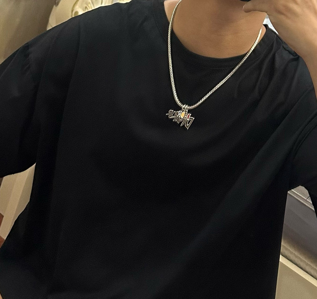    DIOR🔥新款 迪奥项链🇷🇼原单货🇷🇼专柜新款开模复古潮流时尚必备 男女均可佩戴 情侣款同款 摇滚