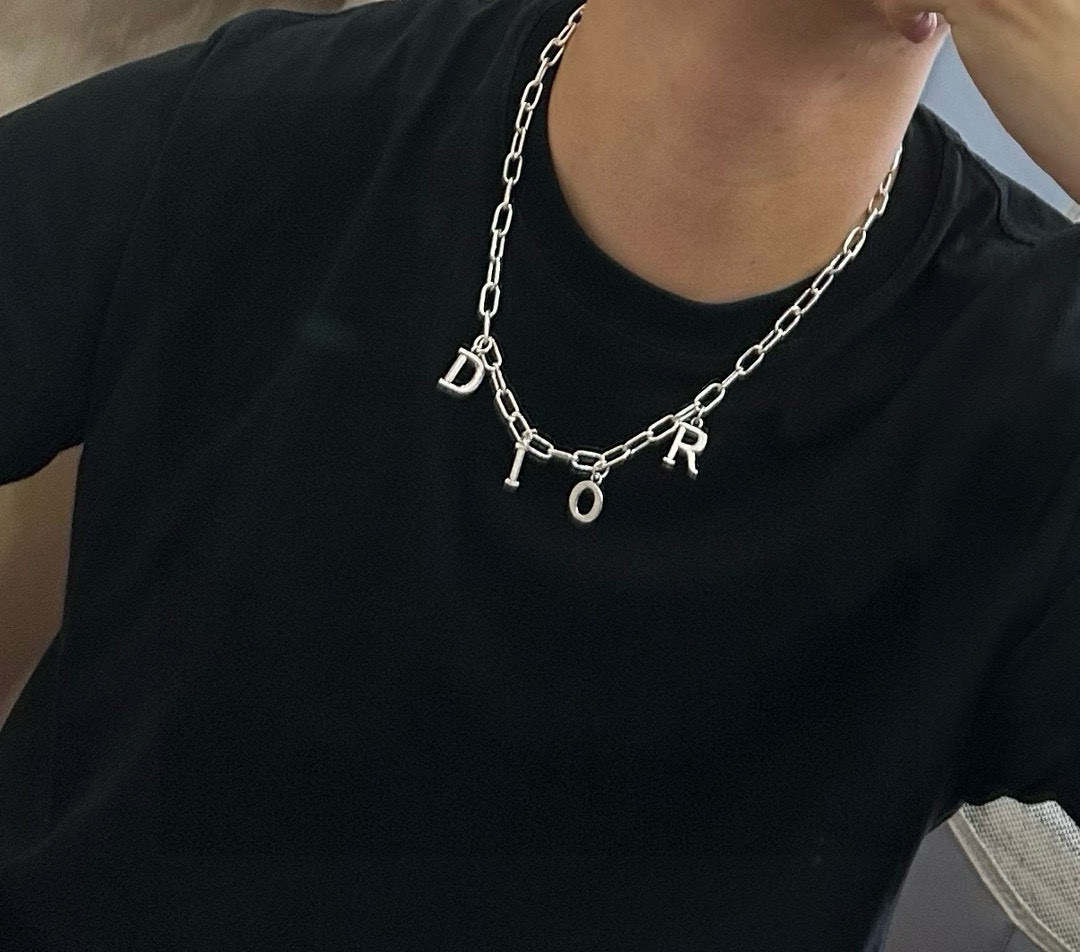    DIOR🔥新款 迪奥项链🇷🇼原单货🇷🇼专柜新款开模复古潮流时尚必备 男女均可佩戴 情侣款同款 摇滚