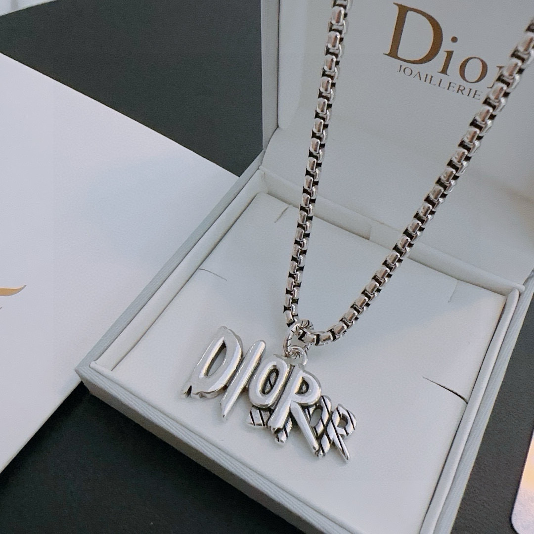    DIOR🔥新款 迪奥项链🇷🇼原单货🇷🇼专柜新款开模复古潮流时尚必备 男女均可佩戴 情侣款同款 摇滚