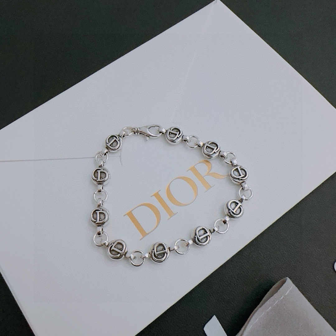 DIOR新款🔥高品质迪奥手链原单货专柜新款开模复古潮流时尚必备 男女均可佩戴 情侣款同款 摇滚朋克泰银风