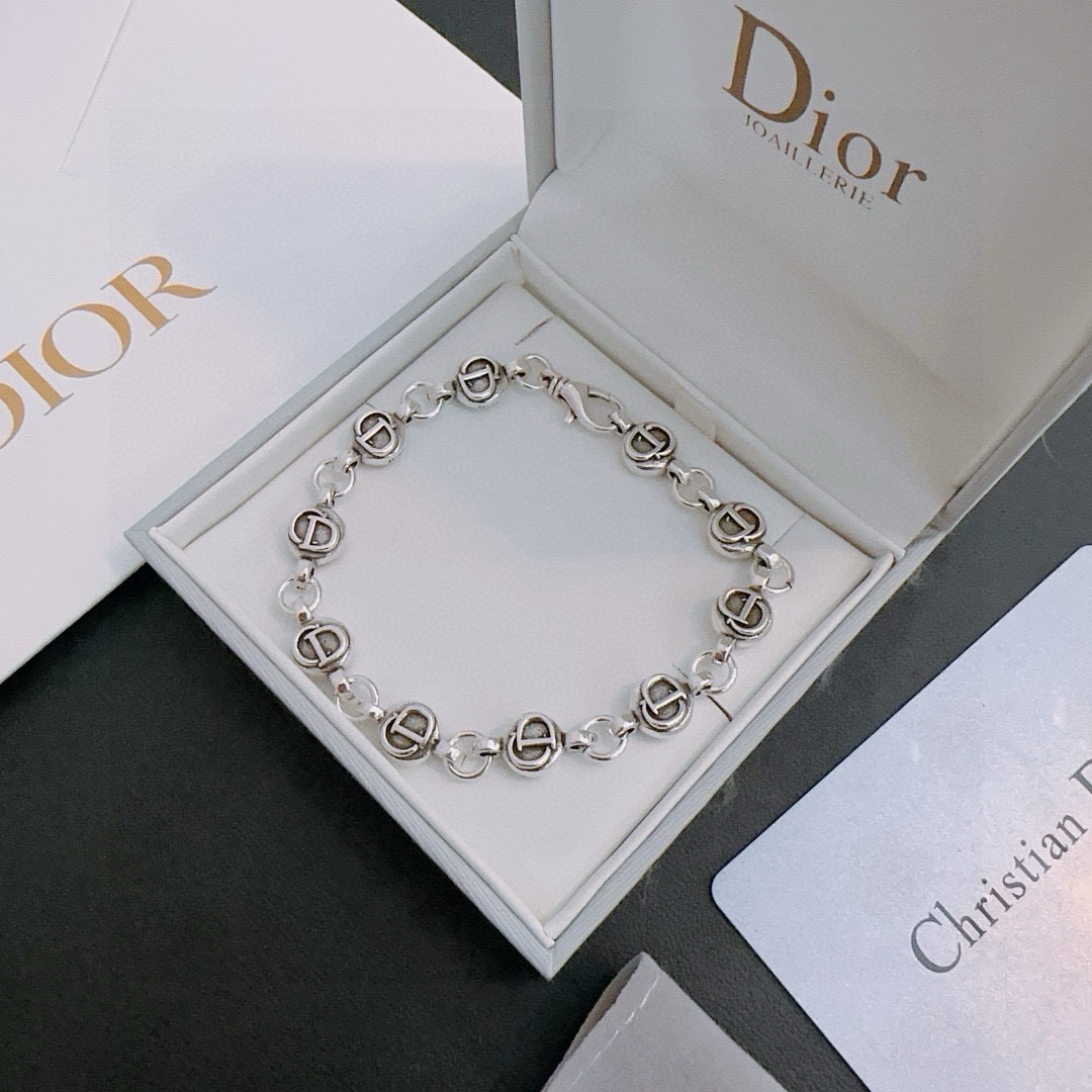 DIOR新款🔥高品质迪奥手链原单货专柜新款开模复古潮流时尚必备 男女均可佩戴 情侣款同款 摇滚朋克泰银风