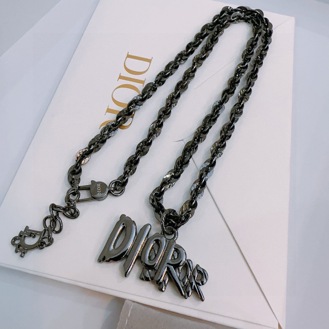    DIOR🔥新款 迪奥项链🇷🇼原单货🇷🇼专柜新款开模复古潮流时尚必备 男女均可佩戴 情侣款同款 摇滚