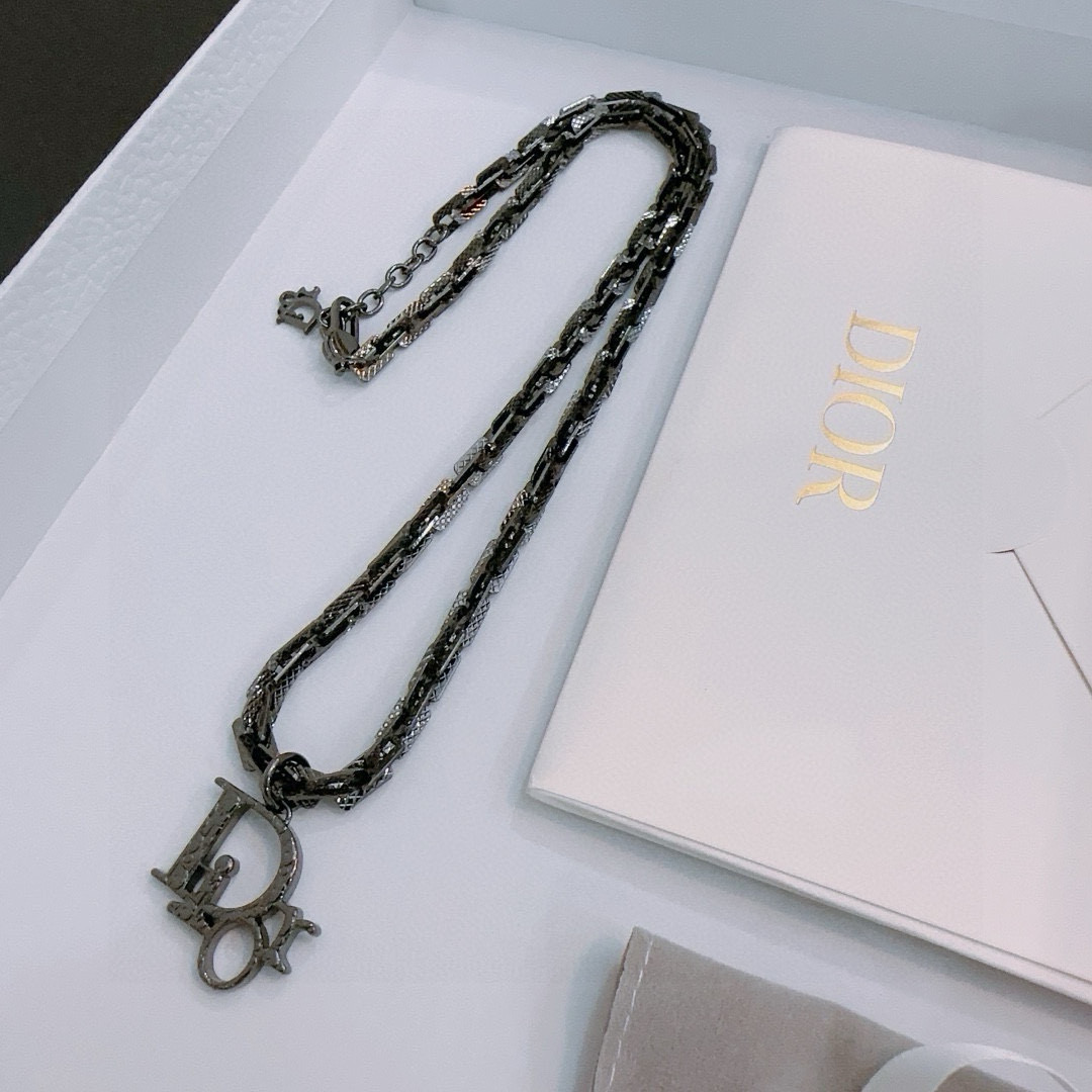    DIOR🔥新款 迪奥项链🇷🇼原单货🇷🇼专柜新款开模复古潮流时尚必备 男女均可佩戴 情侣款同款 摇滚