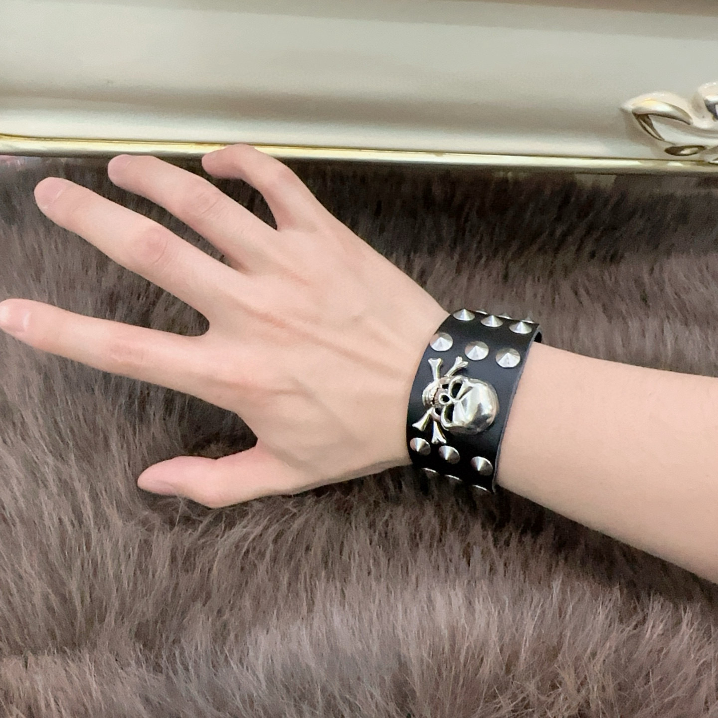 新款Alexander McQueen 亚历山大 麦昆 牛皮手链 专柜一致原版定制 骨子里那种叛逆浮夸朋