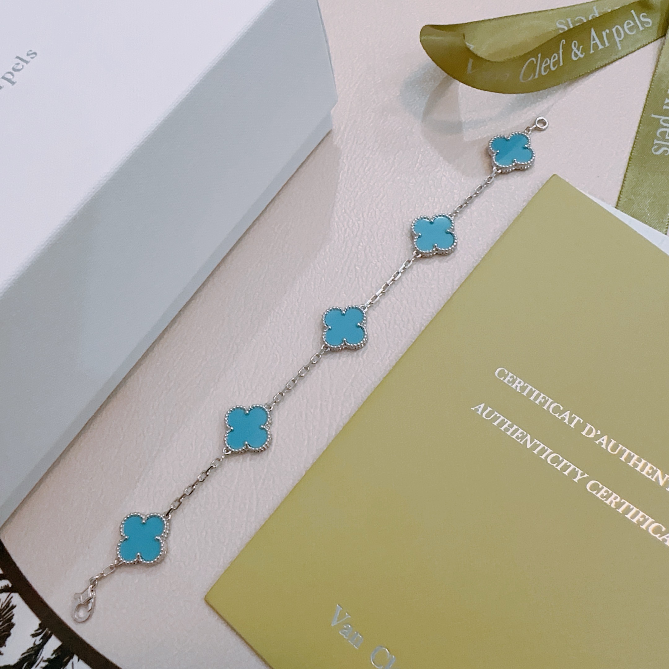 Van Cleef Arpels Alhambra bracelet silver metal with turquoise blue clover inlays 17cm