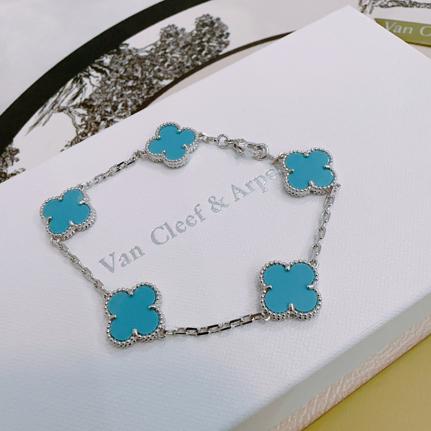 Van Cleef Arpels Alhambra bracelet silver metal with turquoise blue clover inlays 17cm