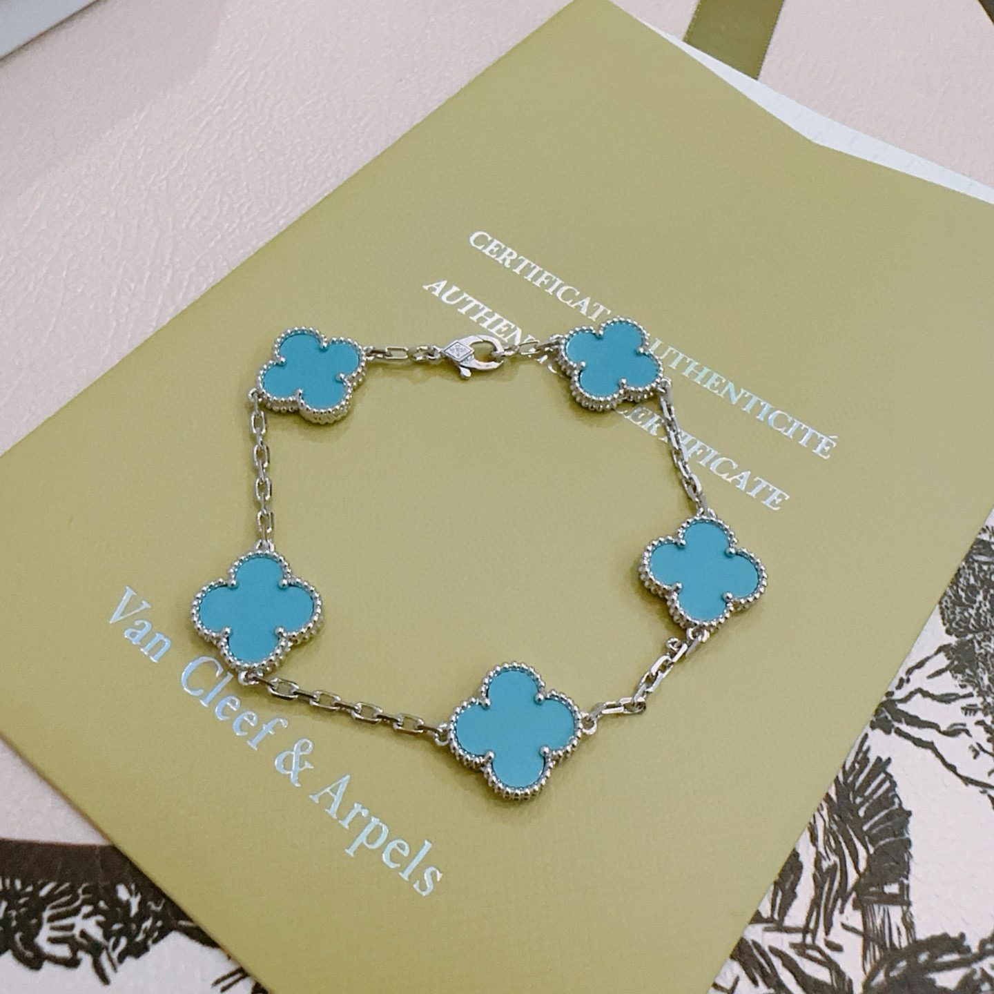 Van Cleef Arpels Alhambra bracelet silver metal with turquoise blue clover inlays 17cm