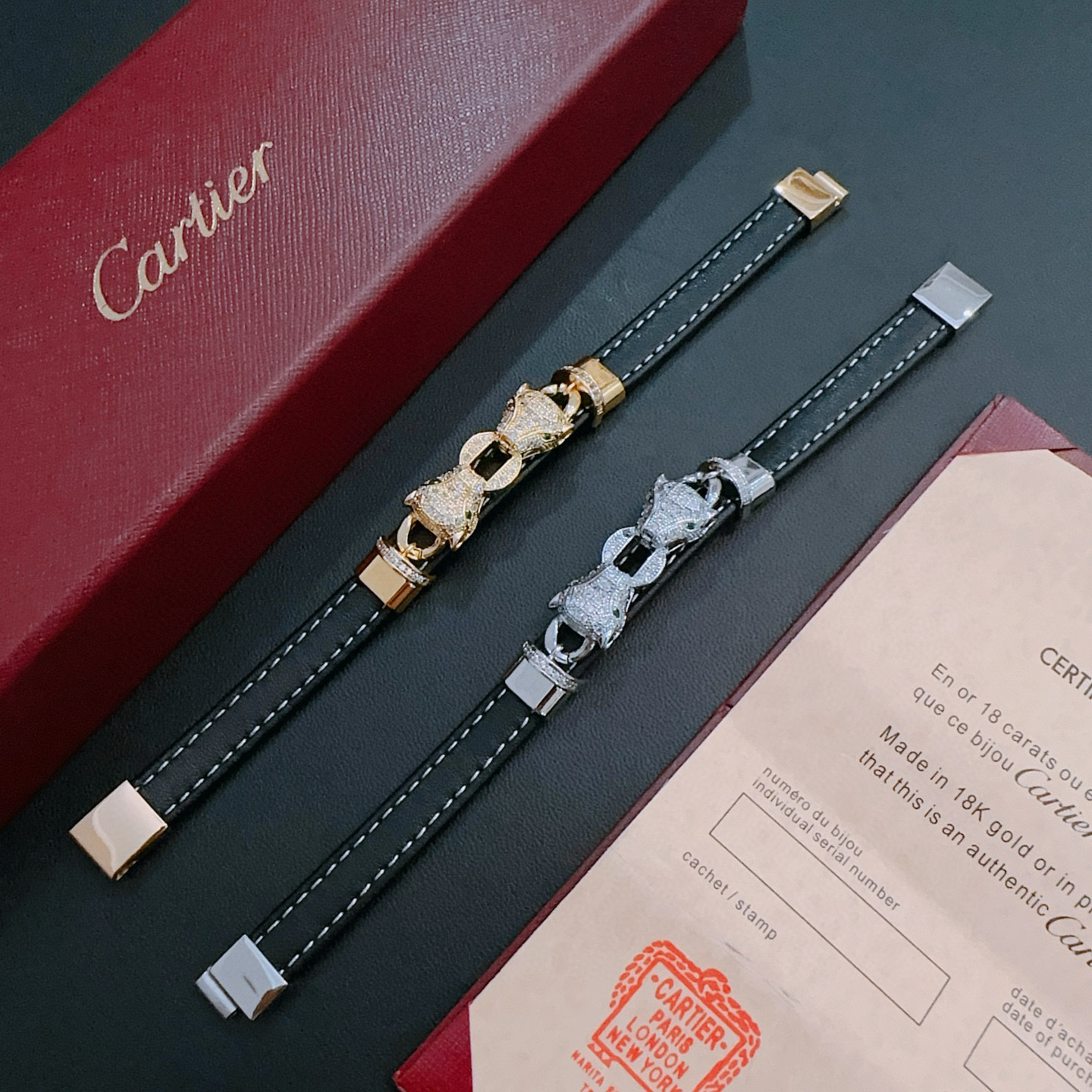 NO:642071,Cartier Bracelet Bracelet V gold cowhide material series is in perfect condition, with unparalleled details. The unique color is completely impeccable, and is decorated with a classic ring shape design. It is simple yet elegant and eye-catching. The pure handmade combination of V gold is more elegant and elegant. Same style for men and women. Cartier bracelet, jewelry boutique, cartier, bracelet, bracelet, cowhide19860909卡地亚手链手镯V金牛皮材质系列 品相完美,细节无敌,那种独特的色泽完全无可挑剔,再缀以经典指环外形设计,简约之余却又优雅夺目,V金纯手工的组合更显气色,上手雅致动人.男女同款 卡地亚手链,饰品精品,cartier,bracelet,bracelet,cowhide,Jewelry