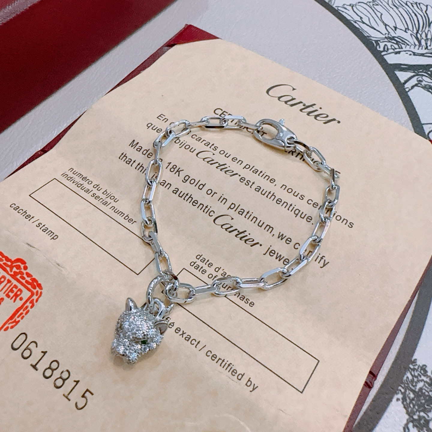 NO:642796,The new Cartier bracelet V gold material series is in perfect condition, with unparalleled details. The unique color is completely impeccable, and is decorated with a classic ring shape design. It is simple yet elegant and eye-catching. The pure handmade combination of V gold is more elegant and elegant. The same style for men and women, boutique jewelry, cartier, bracelet19860909新款卡地亚手链V金材质系列 品相完美,细节无敌,那种独特的色泽完全无可挑剔,再缀以经典指环外形设计,简约之余却又优雅夺目,V金纯手工的组合更显气色,上手雅致动人.男女同款,饰品精品,cartier,bracelet,Jewelry