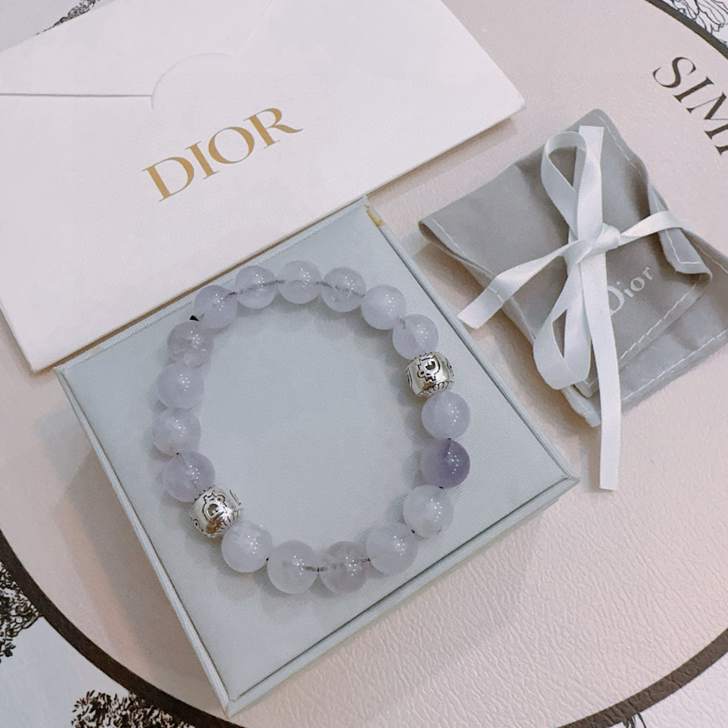 NO:642775,Counter Seiko version DIOR Dior multi-element agate Thai silver style bracelet. Same style as the star. Retro style. Original replica. Purely handmade. Authentic mold opening. Trendy and fashionable must-have. Can be worn by both men and women. Same style for couples. Rock punk Thai silver style. Retro elements. Trendy and versatile. Same style as the official website, fine jewelry, dior, dior, bracelet.19860909专柜精工版本 DIOR迪奥 多元素玛瑙泰银风格手链 明星同款 复古做旧风 原版复刻 纯手工打造 正品开模 潮流时尚必备 男女均可佩戴 情侣款同款 摇滚朋克泰银风格 复古元素 潮流百搭 官网同款,饰品精品,dior,dior,bracelet,Jewelry