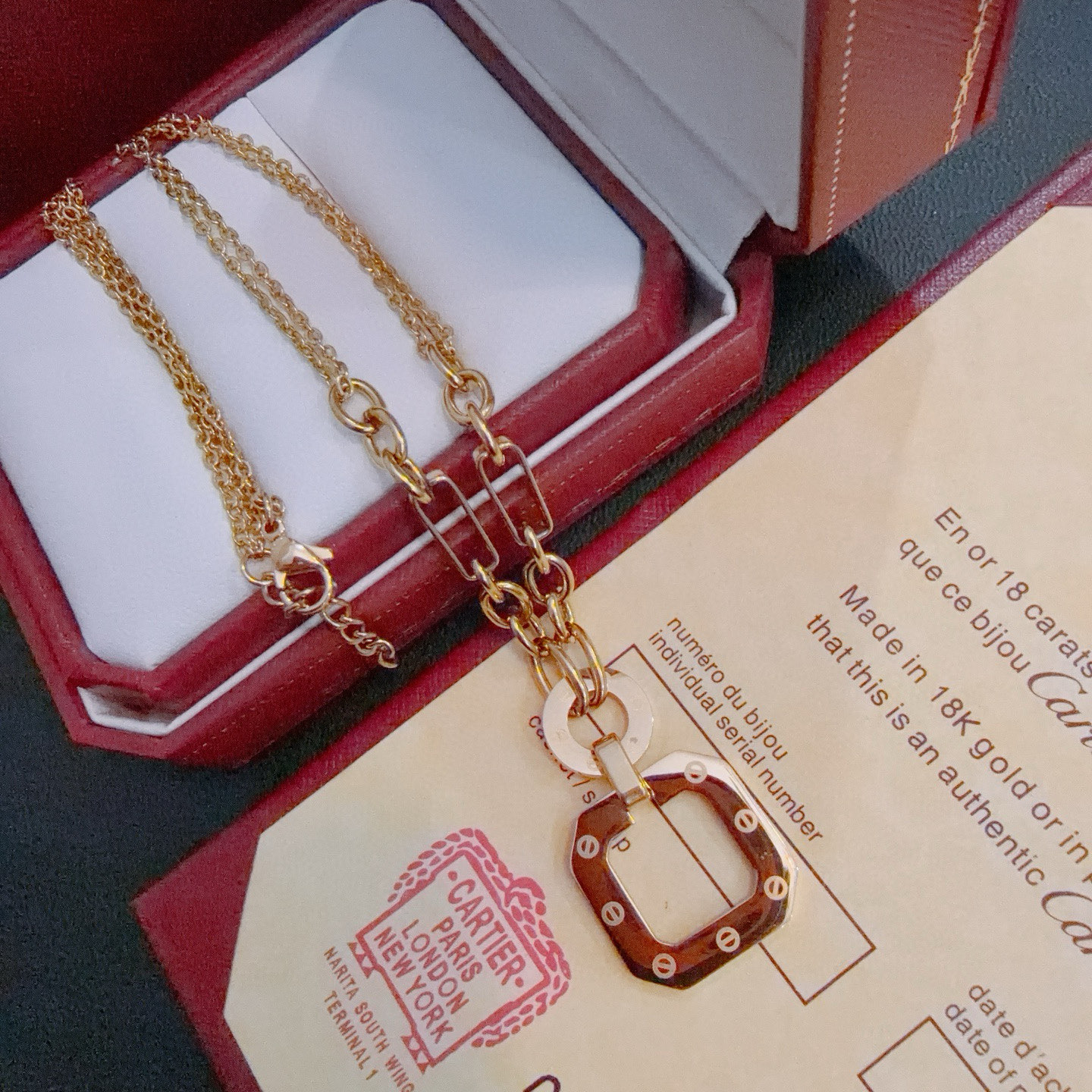 Cartier 项链 新款卡地亚套装项链耳环手链戒指（泰钢材质）系列 那种独特的色泽完全无可挑剔