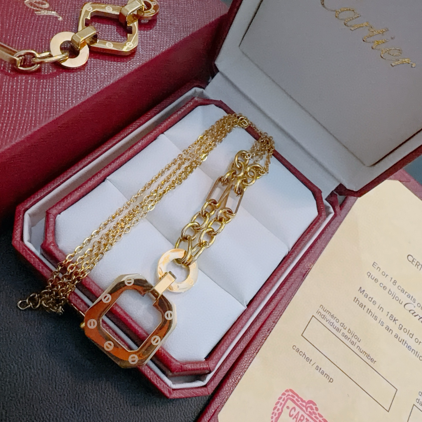 Cartier 项链 新款卡地亚套装项链耳环手链戒指（泰钢材质）系列 那种独特的色泽完全无可挑剔