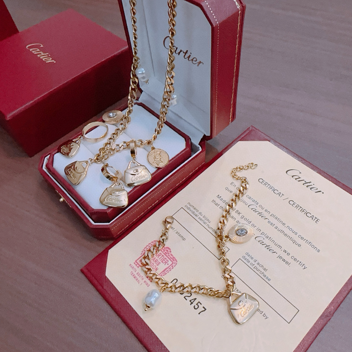 Cartier 项链 新款卡地亚套装项链耳环手链戒指（泰钢材质）系列 那种独特的色泽完全无可挑剔