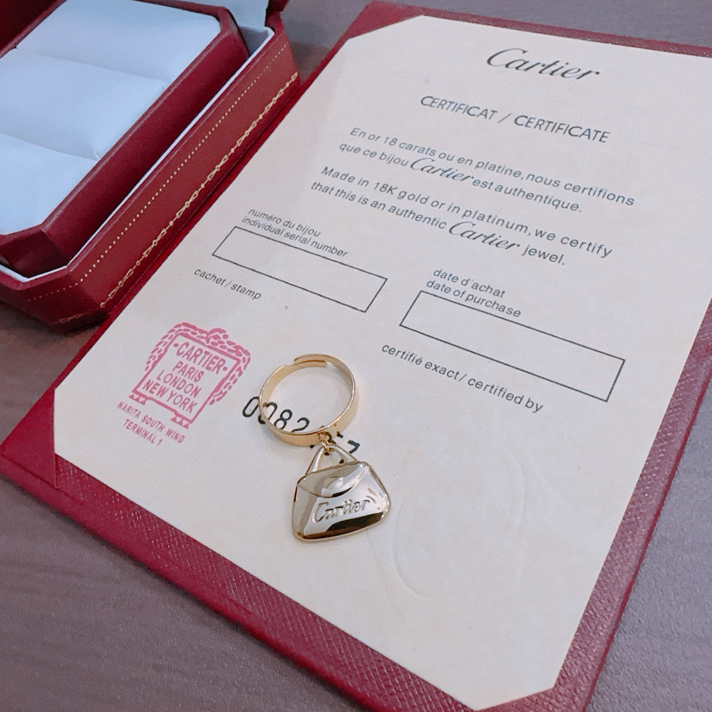 Cartier 戒指新款卡地亚套装项链耳环手链戒指（泰钢材质）系列 那种独特的色泽完全无可挑剔 再缀以 指环外形设计