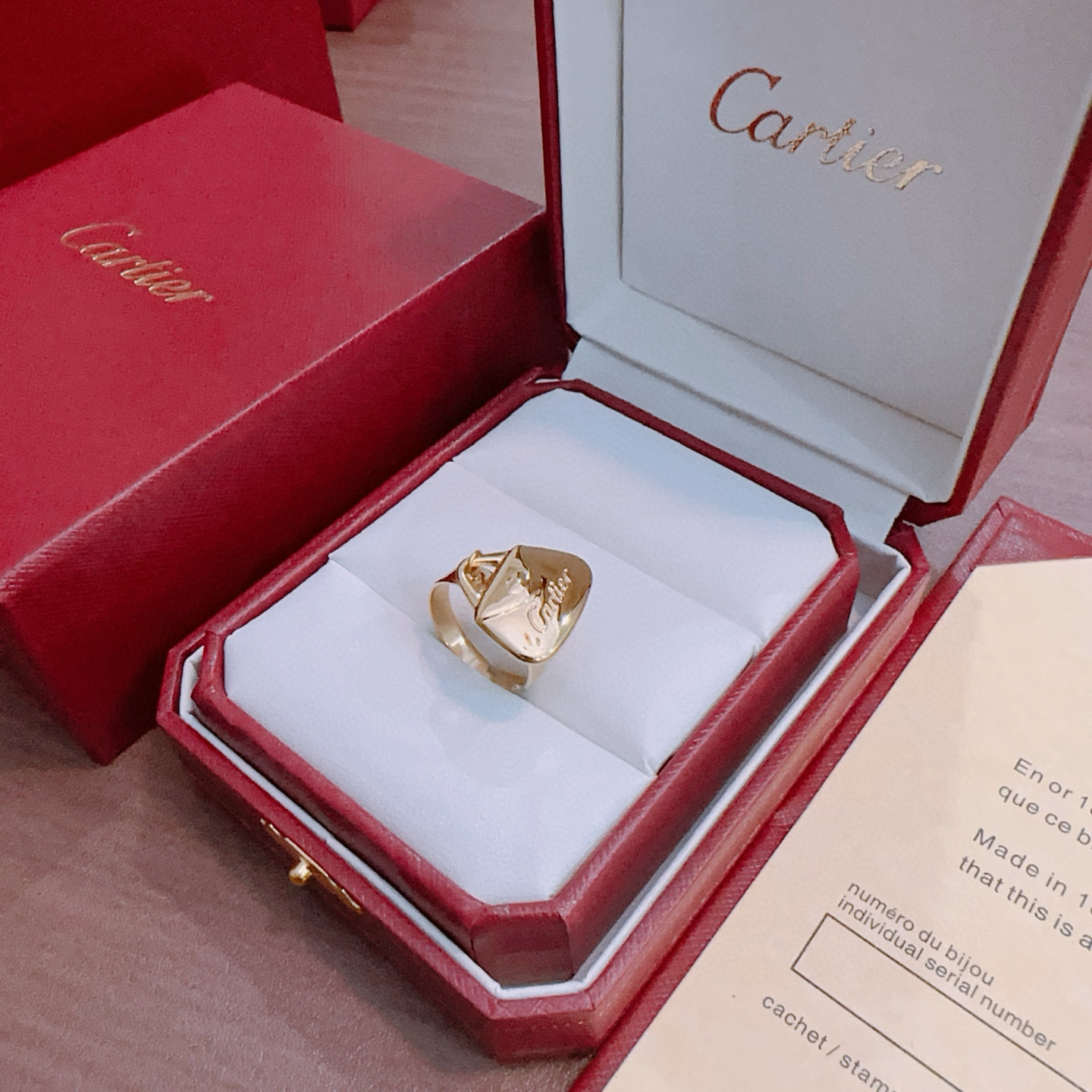 Cartier 戒指新款卡地亚套装项链耳环手链戒指（泰钢材质）系列 那种独特的色泽完全无可挑剔 再缀以 指环外形设计