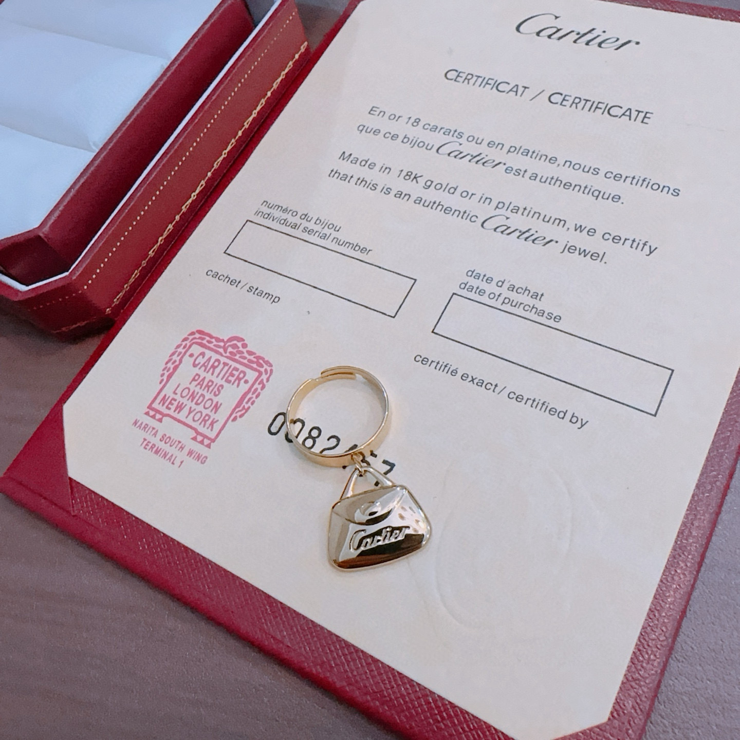 Cartier 戒指新款卡地亚套装项链耳环手链戒指（泰钢材质）系列 那种独特的色泽完全无可挑剔 再缀以 指环外形设计