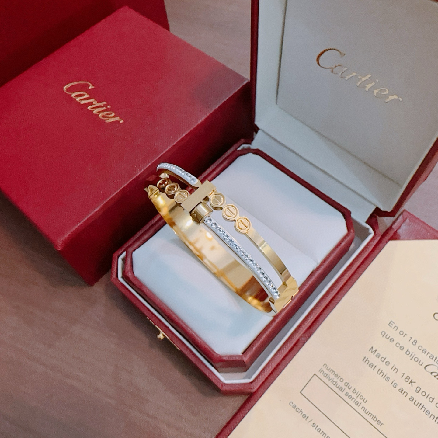 Cartier 手镯 新款卡地亚套装项链耳环手链戒指（泰钢材质）系列 那种独特的色泽完全无可挑剔