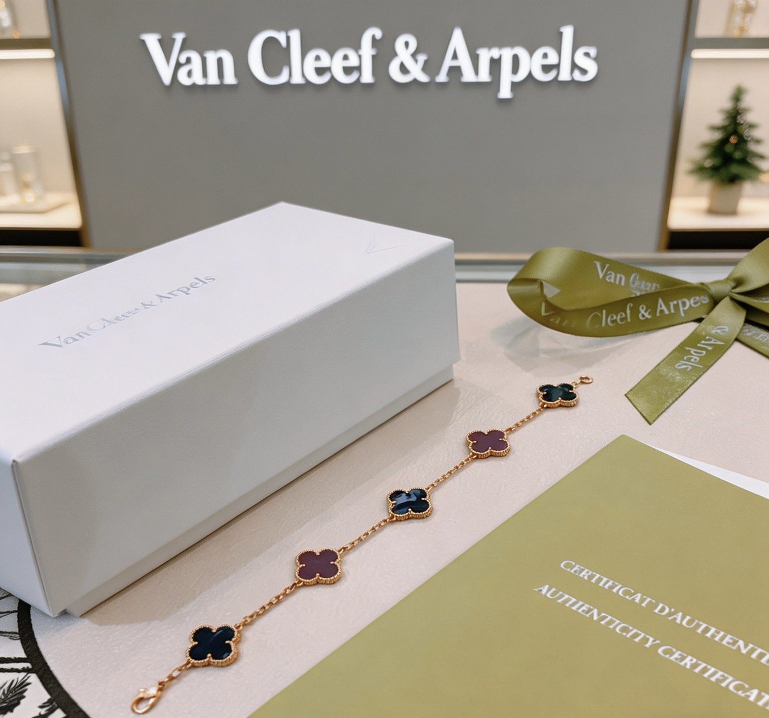 Van Cleef Arpels Vintage Alhambra bracelet Yellow gold metal with blue pietersite and purple chalcedony clover motifs 19cm