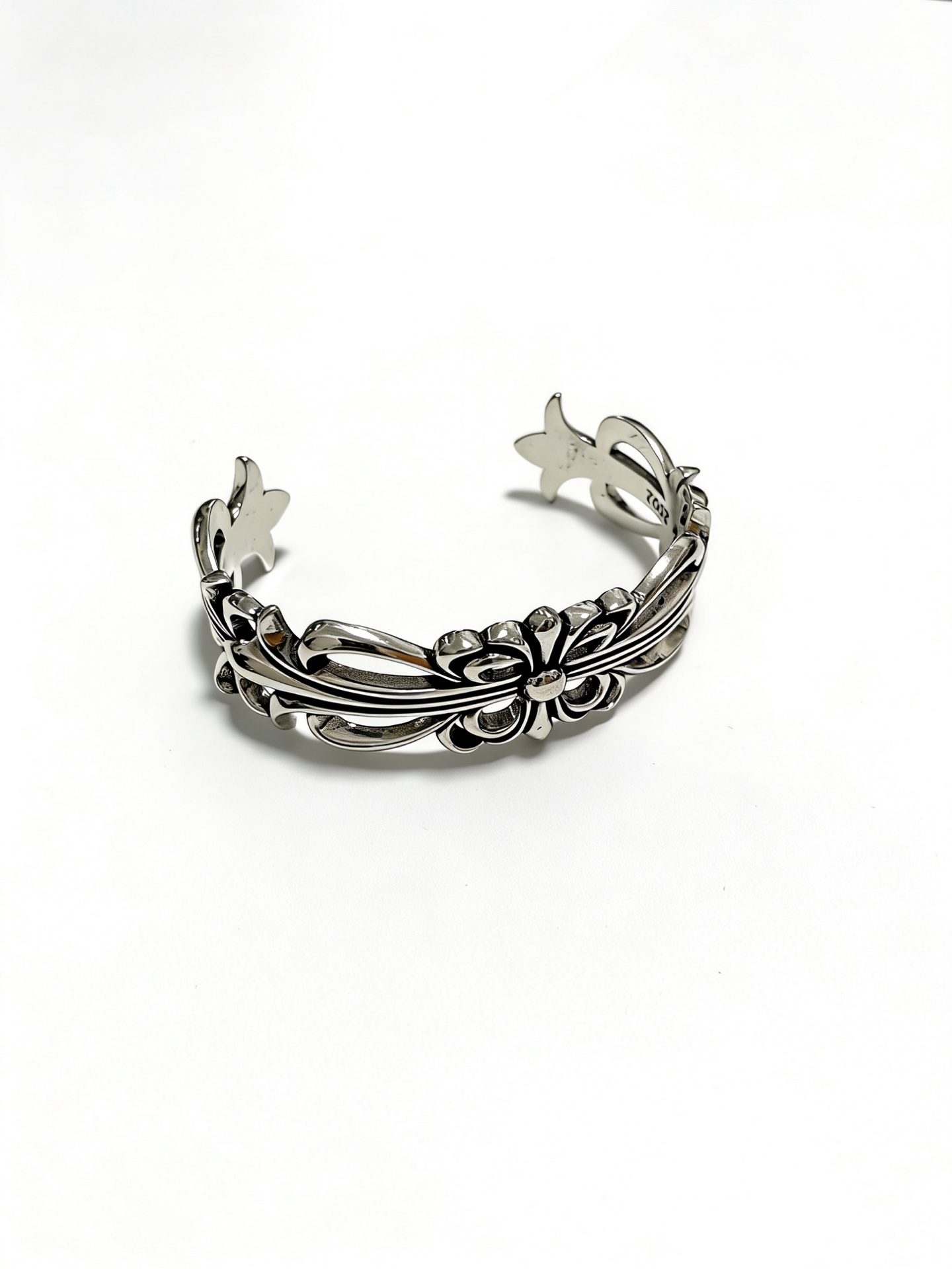 NO:879510,Chrome Hearts Chrome Hearts new classic three-dimensional multi-cross bracelet, high version, same style for men and women, full of personality, one size fits all, adjustable, jewelry boutique, chrome hearts, chrome hearts, bracelet19860909Chrome Hearts 克罗心新款 经典立体多十字架手镯 高版本打造 男女同款 个性十足 均码可调节,饰品精品,chrome hearts,chrome hearts,bracelet,Jewelry