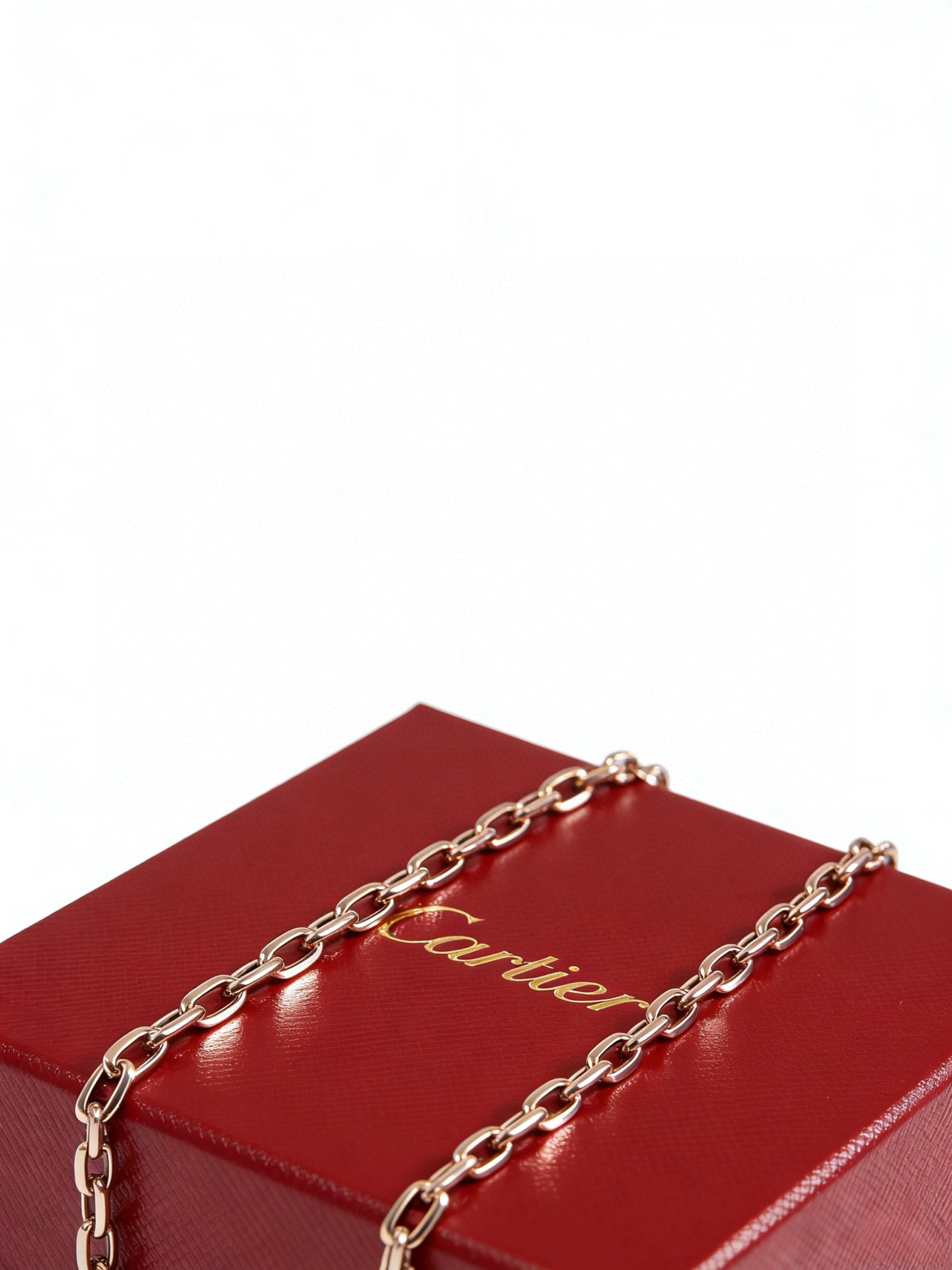 Cartier 卡地亚项链V金材质系列 品相完美 细节无敌 那种独特的色泽完全无可挑剔 再缀以 指环外形设计