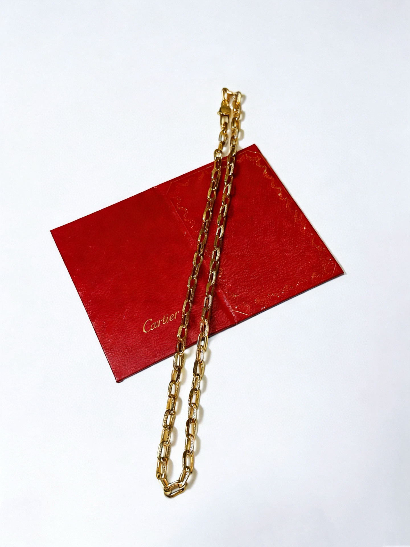 Cartier 新款卡地亚项链V金材质系列 品相完美 细节无敌 那种独特的色泽完全无可挑剔 再缀以 指环外形设计