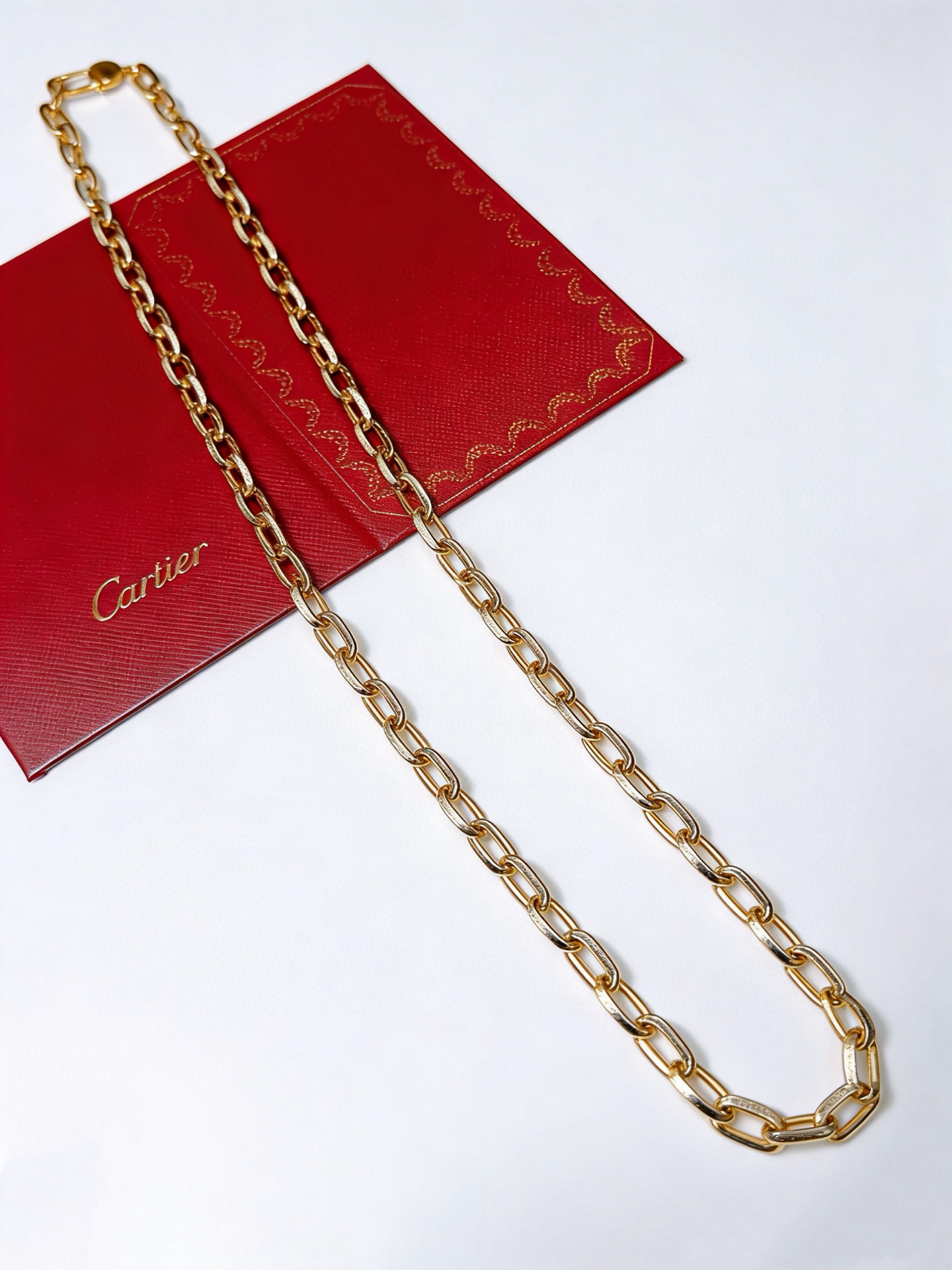 NO:763144,The new Cartier necklace V gold material series is in perfect appearance, with unparalleled details. The unique color is completely impeccable, and is decorated with a classic ring shape design. It is simple yet elegant and eye-catching. The pure handmade combination of V gold is more elegant and elegant. The same style for men and women, fine jewelry, cartier, necklace19860909新款卡地亚项链V金材质系列 品相完美,细节无敌,那种独特的色泽完全无可挑剔,再缀以经典指环外形设计,简约之余却又优雅夺目,V金纯手工的组合更显气色,上手雅致动人.男女同款,饰品精品,cartier,necklace,Jewelry