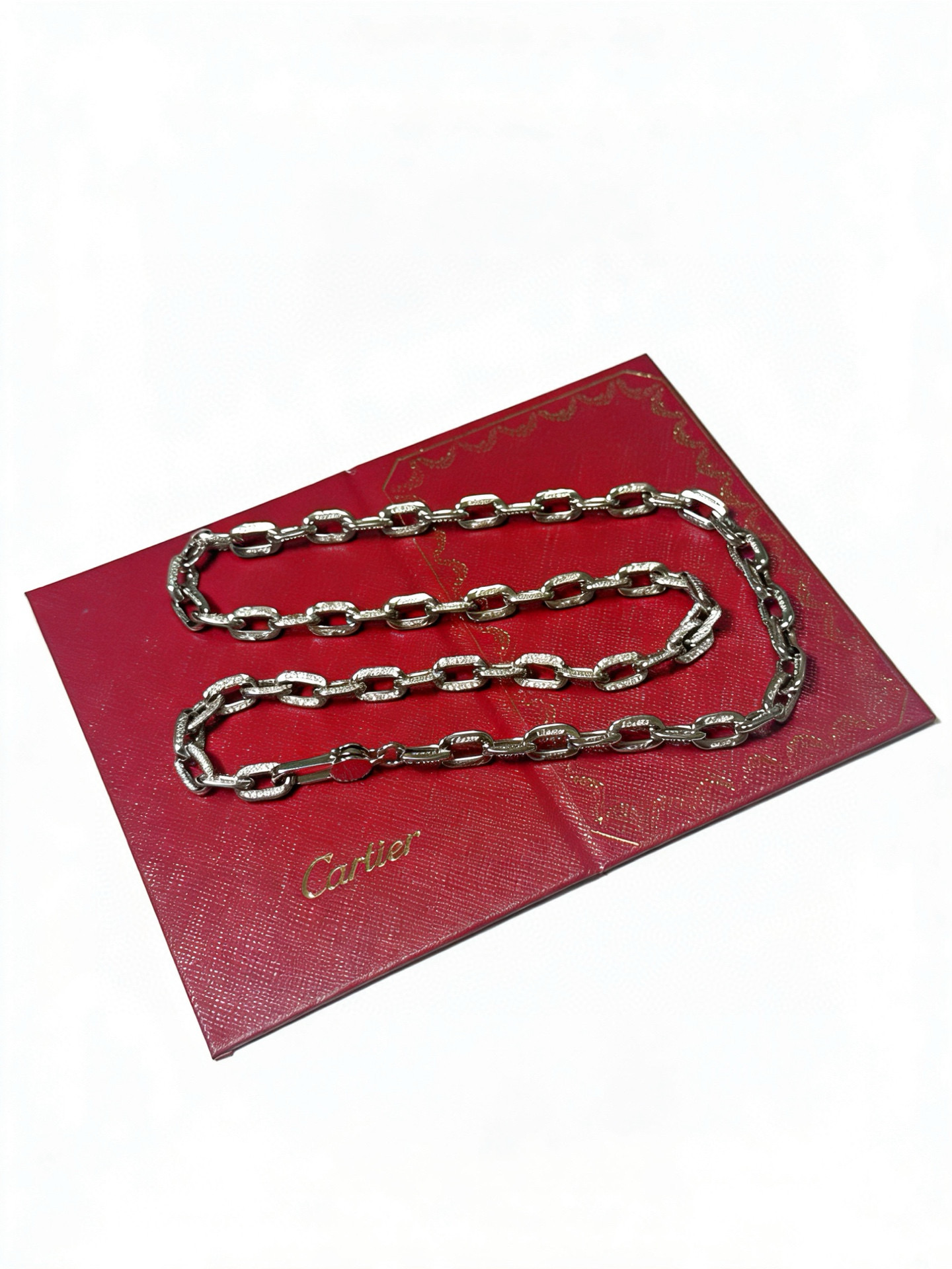 Cartier 新款卡地亚项链V金材质系列 品相完美 细节无敌 那种独特的色泽完全无可挑剔 再缀以 指环外形设计