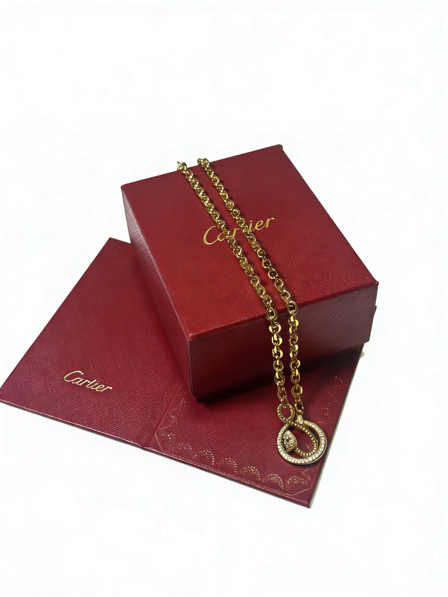 Cartier 新款卡地亚项链V金材质系列 品相完美 细节无敌 那种独特的色泽完全无可挑剔 再缀以 指环外形设计