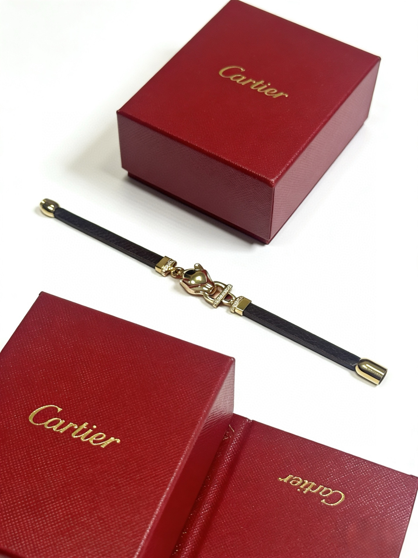 Cartier 卡地亚手链手镯V金牛皮材质系列 品相完美 细节无敌 那种独特的色泽完全无可挑剔 再缀以 指环外形设计