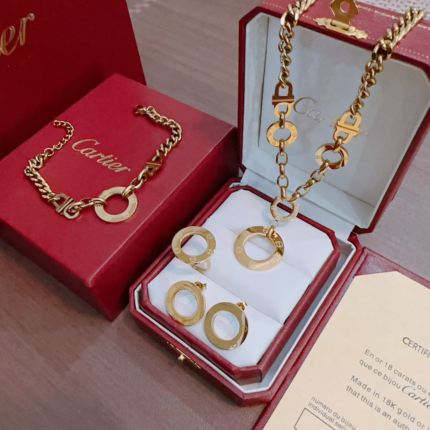 NO:763161,P Necklace New Cartier Suit Necklace Earrings Bracelet Ring (Thai Steel Material) Series, the unique color is completely impeccable, and then decorated with a classic ring shape design, simple yet elegant and eye-catching, the combination is more elegant, elegant and moving., jewelry boutique, cartier, earrings, necklace, bracelet, ring19860909P项链新款卡地亚套装项链耳环手链戒指（泰钢材质）系列 ,那种独特的色泽完全无可挑剔,再缀以经典指环外形设计,简约之余却又优雅夺目,组合更显气色,上手雅致动人.,饰品精品,cartier,earrings,necklace,bracelet,ring,Jewelry