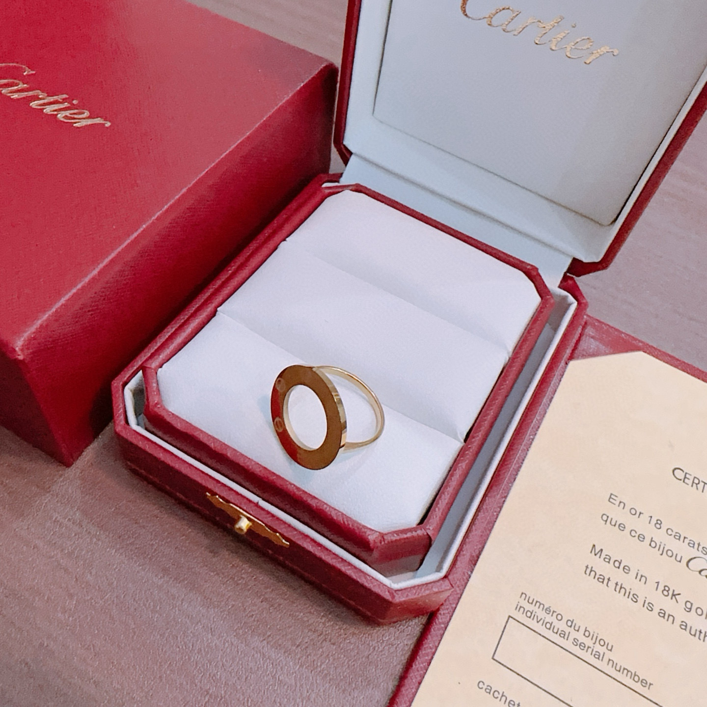 Cartier 戒指新款卡地亚套装项链耳环手链戒指（泰钢材质）系列 那种独特的色泽完全无可挑剔 再缀以 指环外形设计